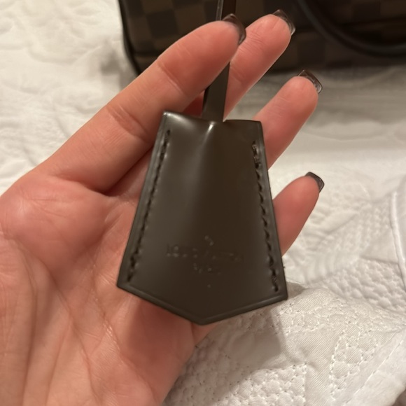 Authentic Louis Vuitton purse - Picture 7 of 9